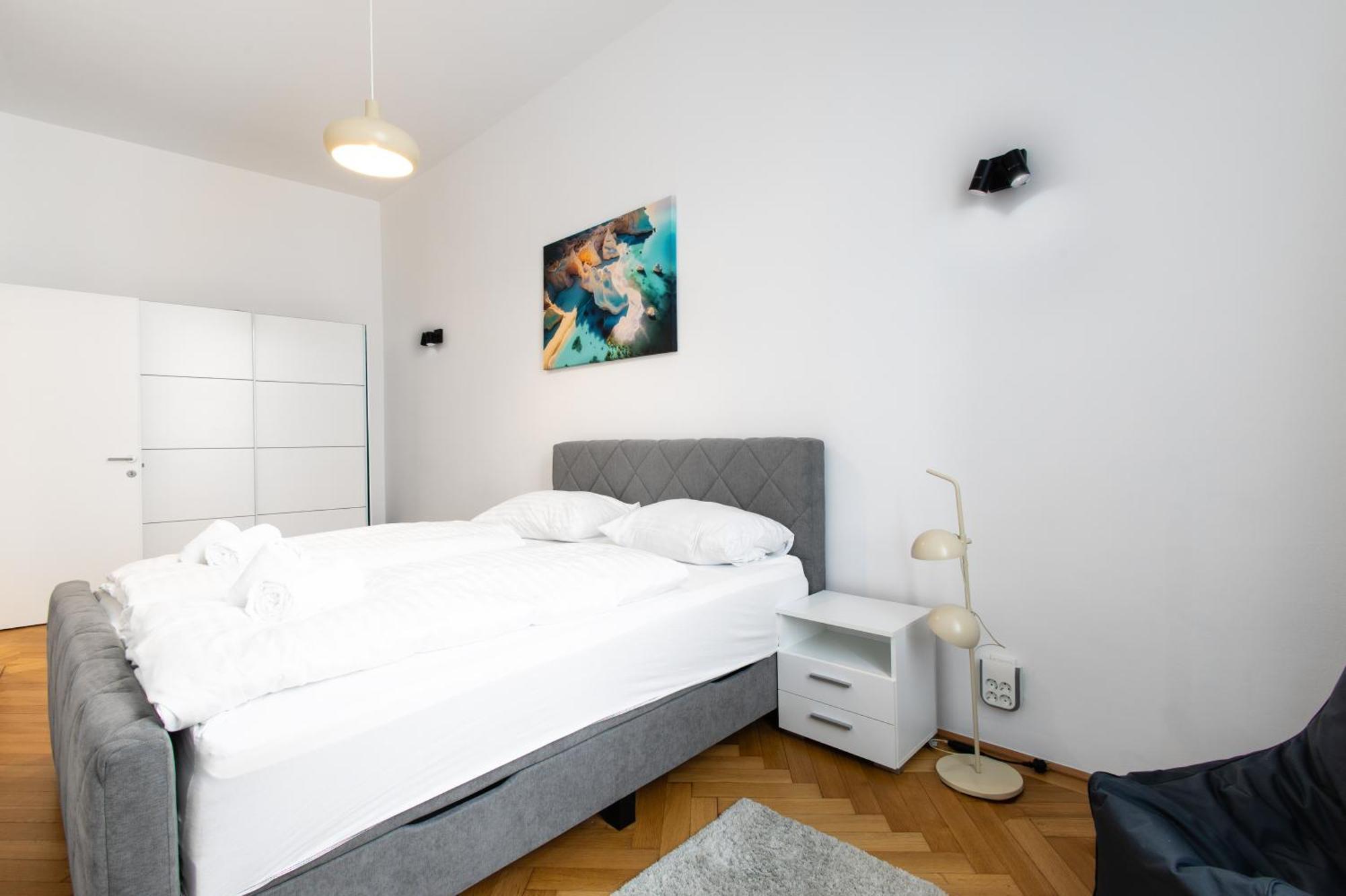 4 Red Star 8 Apartment Vienna