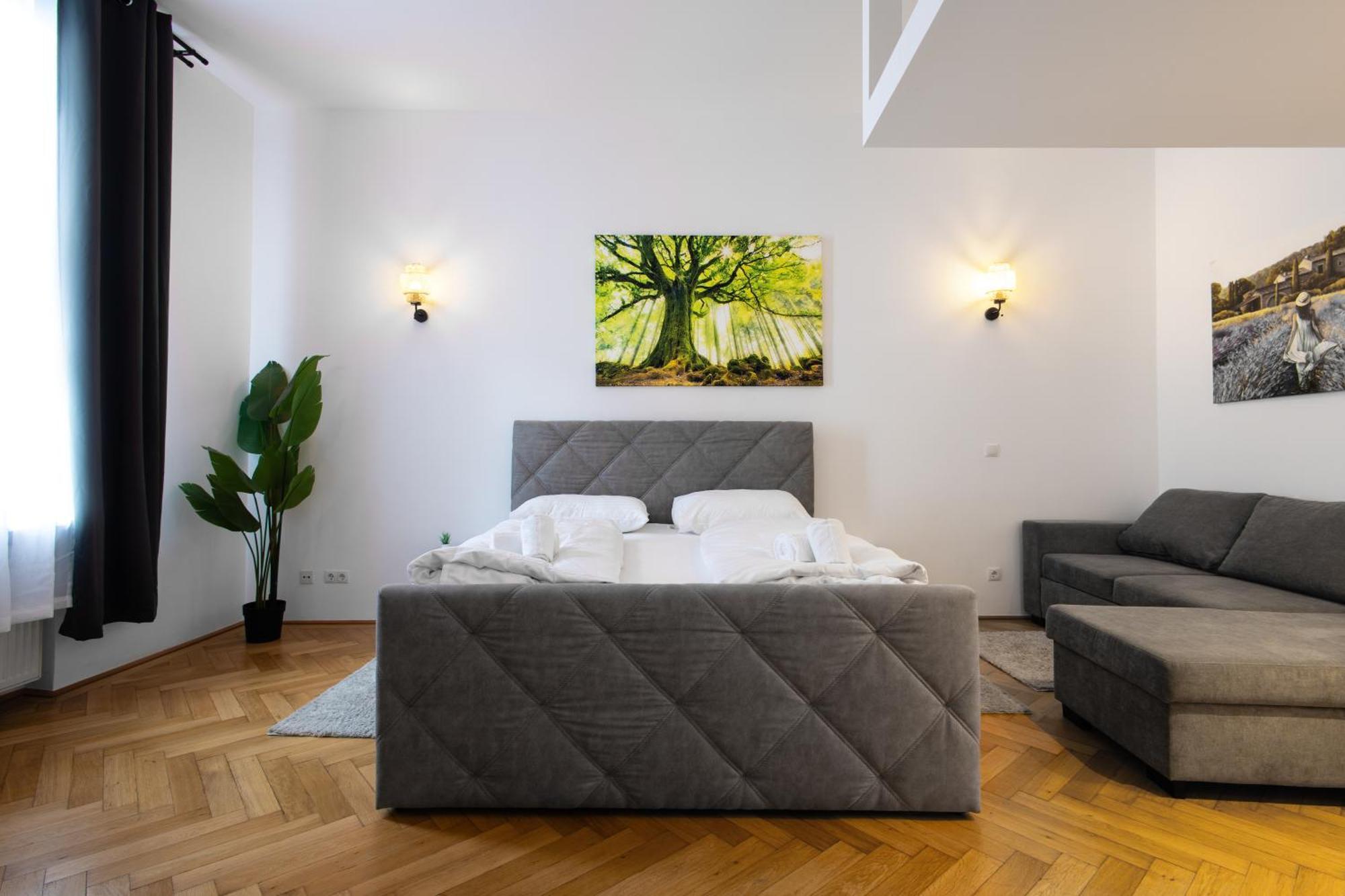 4 Red Star 8 * Vienna
